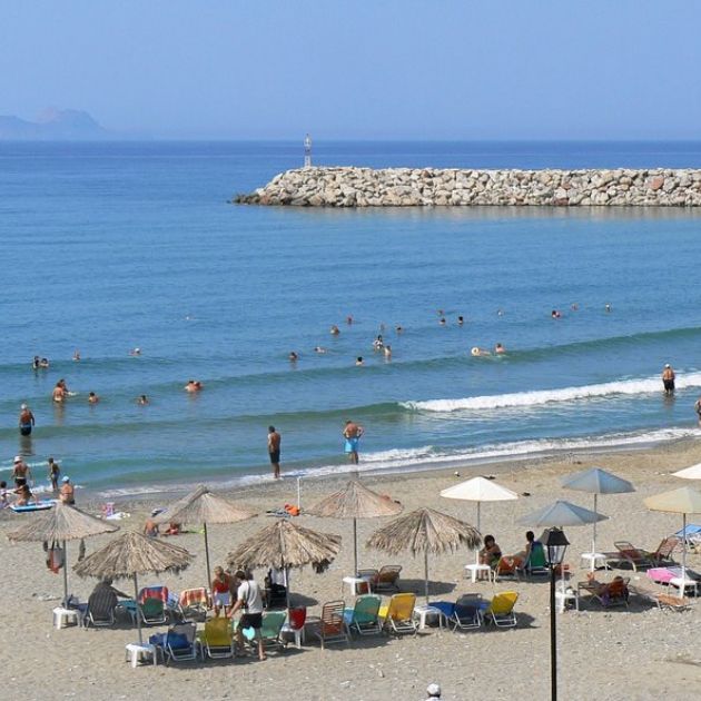 Kokkinos Pyrgos Strand